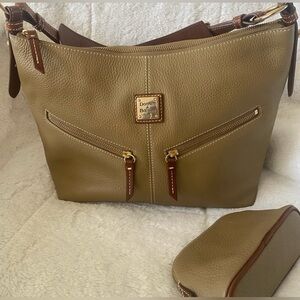 Dooney & Bourke Womens Shoulder Taupe Bag Pebbled Leather Zipper Pockets Med